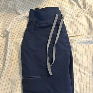Figs petite small navy scrub pants